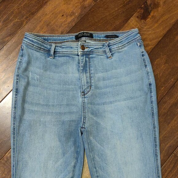 Judy Blue High Rise Boot Cut Pleat Accents Light Wash Jeans SIZE 15/32 - Picture 6 of 9